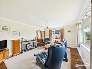 Sitting Room- click for photo gallery